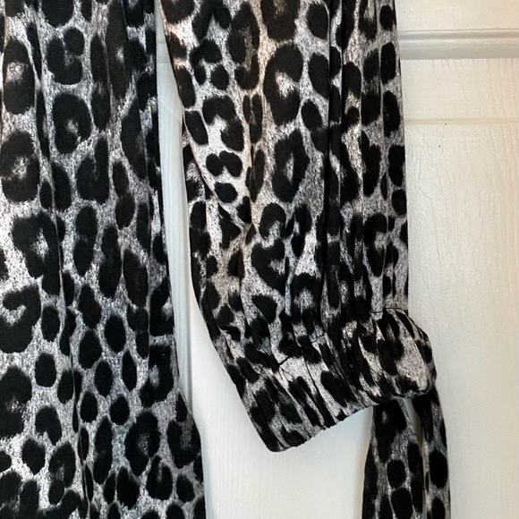 Michael Kors~ show you wild side Top - Picture 4 of 5